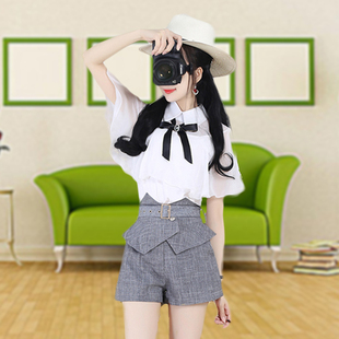 新款套装女白色翻领露肩斗篷衬衫+灰色荷叶边高腰短裤小个子女装