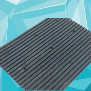 场坡坡道下坡防止1噪板下垫减震橡胶橡胶道减坡噪板减速板滑板