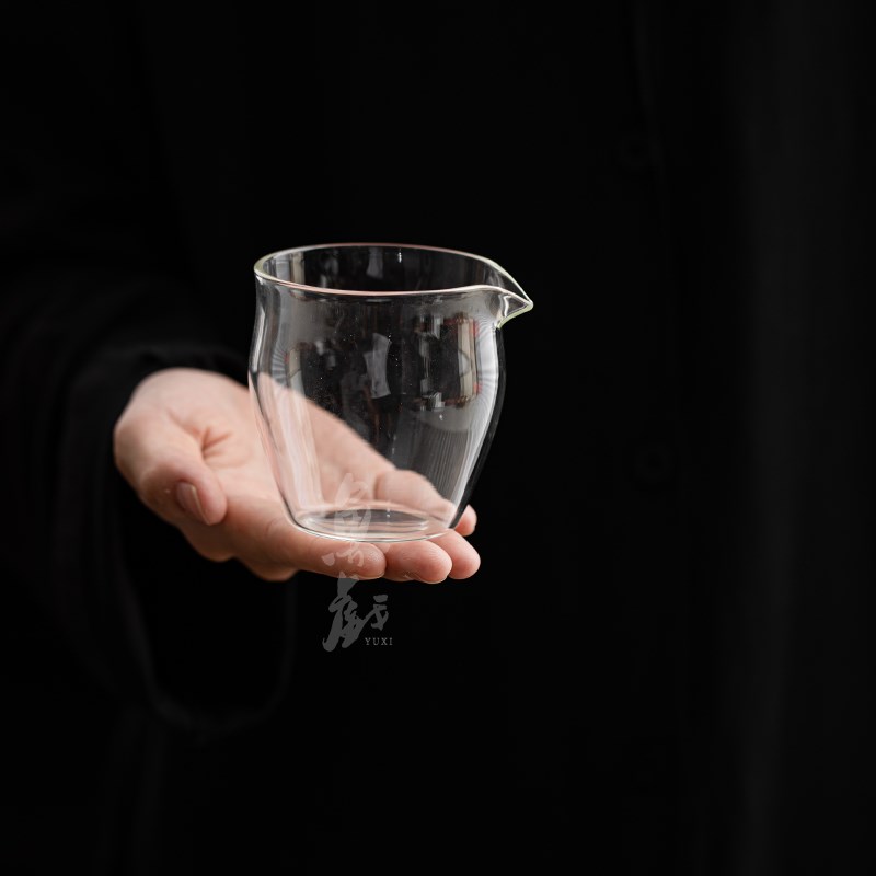 鱼戏简约透明手工耐热玻璃公道杯家用公杯泡茶杯匀茶杯分茶器茶海