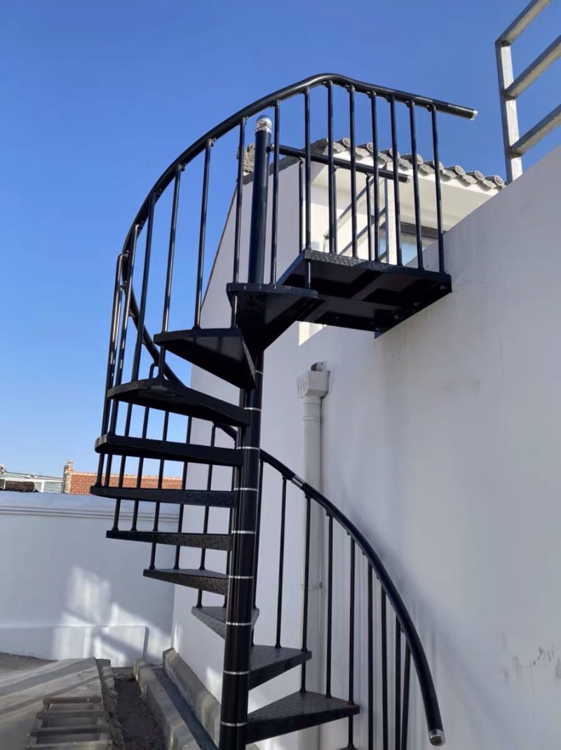 室外家用中柱旋转防滑板楼梯阳光房厂房整体铁艺转圆楼梯扶手定制