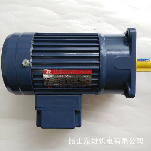 东力现货立式齿轮减速机减速箱PF18-0200-7.5S3YS200W-4P加速器
