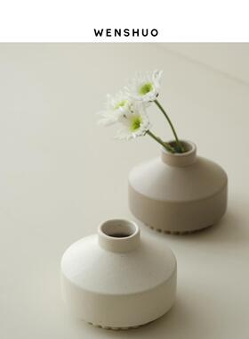W号ENSH墩UO Ins风简小圆墩陶瓷花瓶 迷你可约爱桌HP220101面装饰