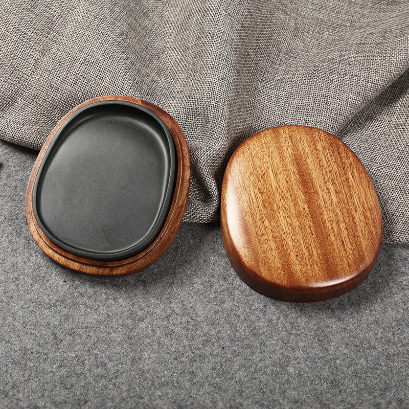 歙砚济源坑砚台原石书法专用 带盖密封青鱼子掌中宝匠人手造