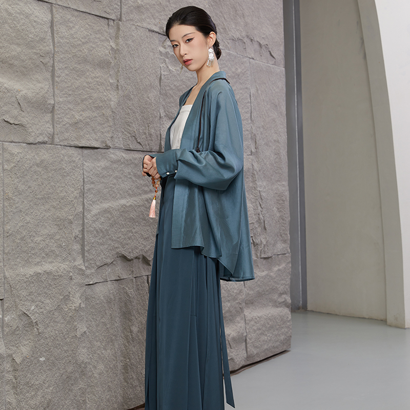 听旬晴山春季汉服女改良飞机袖国风短外套长袖宽松休闲四破三裥裙