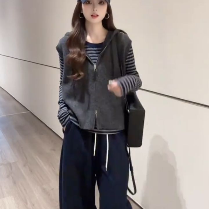 连帽叠穿马甲+条纹长袖两件套