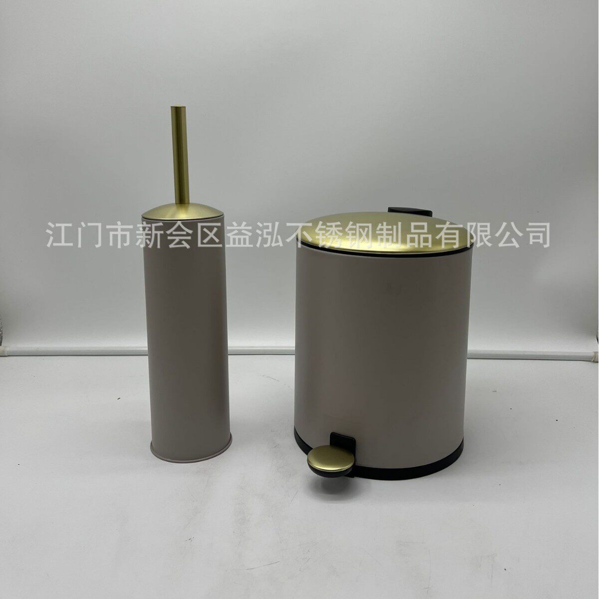 不锈钢方形脚踏静音缓降带盖垃圾