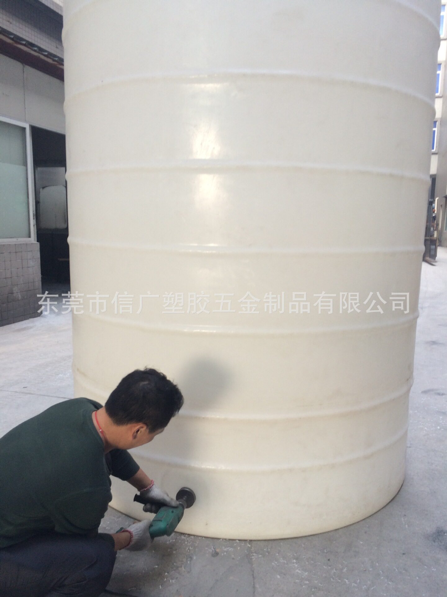 塑胶摔不烂加厚水塔 卧式2000升/锥底5000L/立式1吨原料罐储水桶