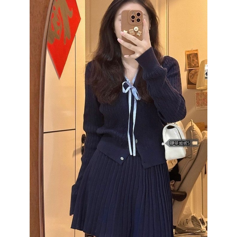 设计感小众拼接撞色蝴蝶结针织开衫套装女秋冬收腰显瘦百褶半身裙