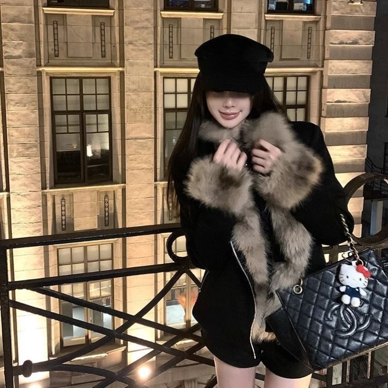 黑色皮毛一体毛绒毛领外套女秋冬季加厚短款修身机车夹克棉服上衣