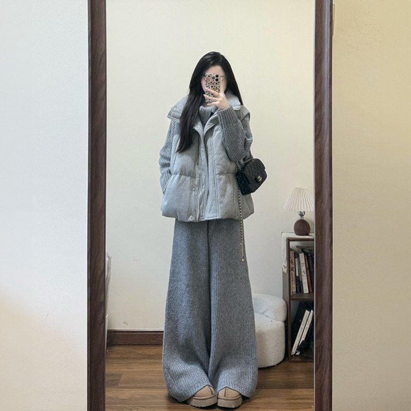 日系穿搭一整套慵懒风背心立领棉服马甲+灰色针织开衫+休闲长裤
