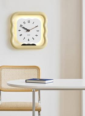 wozom款2025新奶油风术挂o钟客厅家用现TYOS349代简约艺时钟挂墙