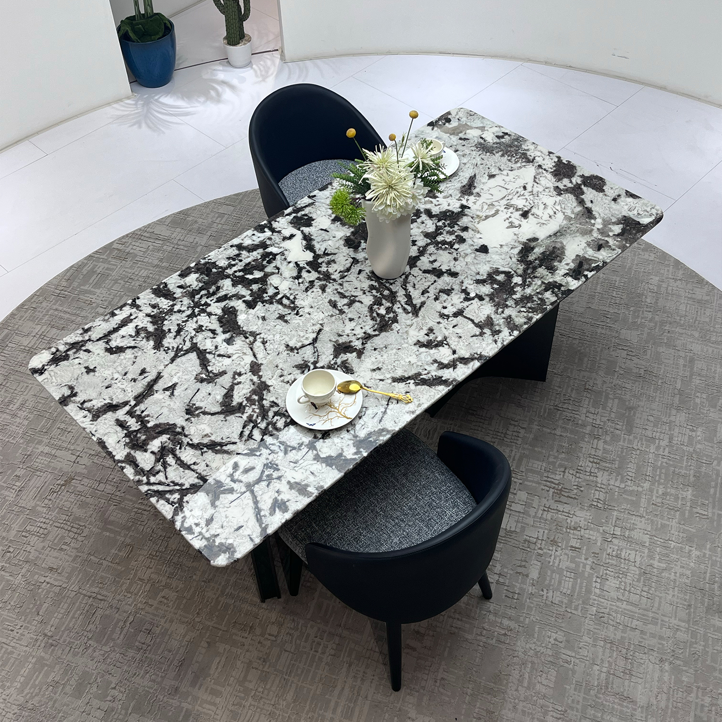 轻奢大理石餐桌椅组合