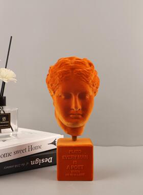现代简约橙色树脂植绒维纳斯女神人物摆件玄关书房酒店家居装饰品