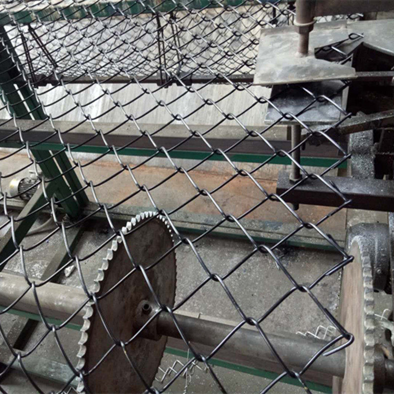 pvc球场围网包塑黑色白色勾花网护栏围栏学校操场隔离花架爬藤网