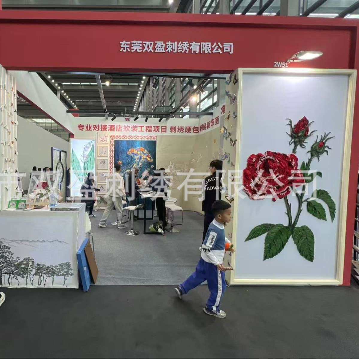 网红双面玫瑰刺绣深圳展会半透明纱布画屏风入户玄关展厅挂画道具