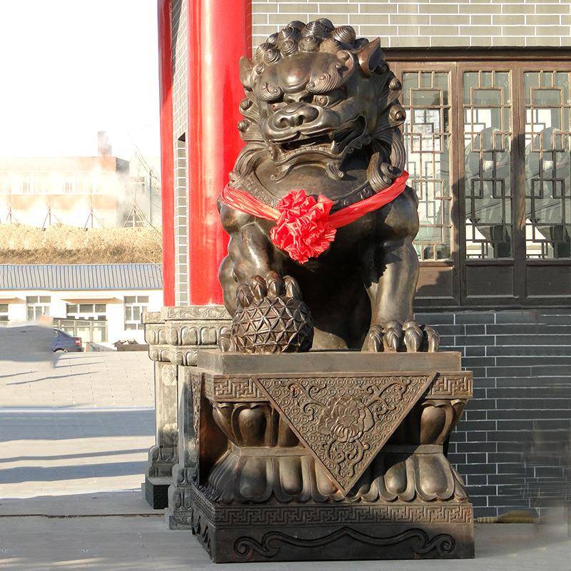 仿铜雕塑大型狮子仿真雄狮模型酒店户外室内门口装饰摆件
