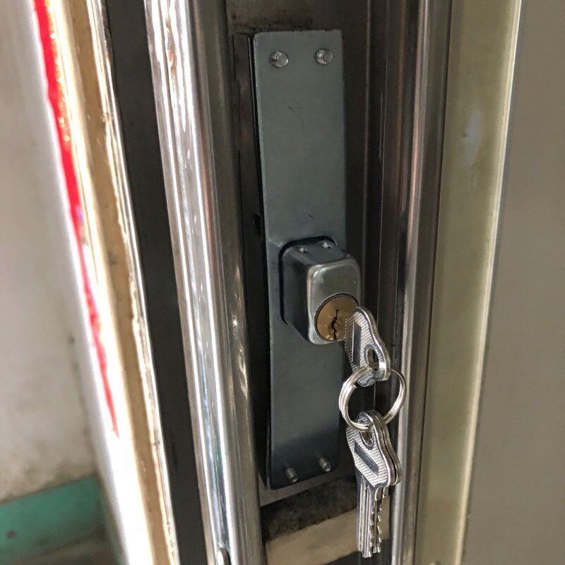 铁拉闸门移门锁碰锁不锈钢阳台拉闸门锁栅栏老式大门防盗门双舌图片