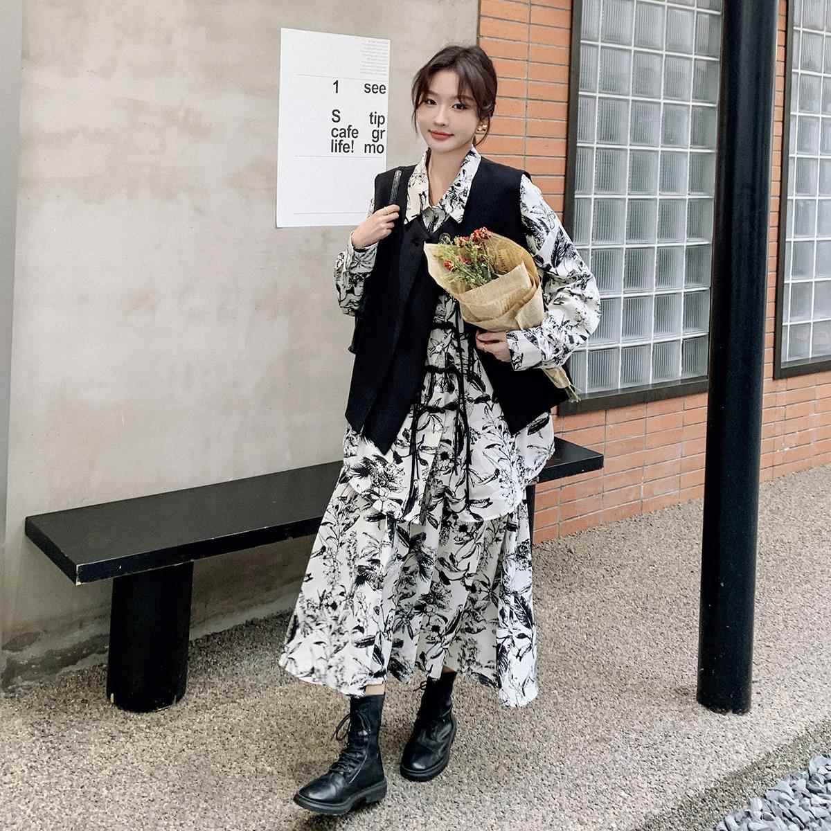 新中式水墨画碎花裙套装女春秋2025新款国风衬衫松弛感马甲三件套