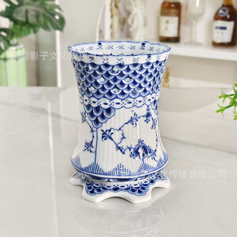 轻奢轻奢青花镂空玄关装饰小花瓶插花摆件电视柜摆件花瓶
