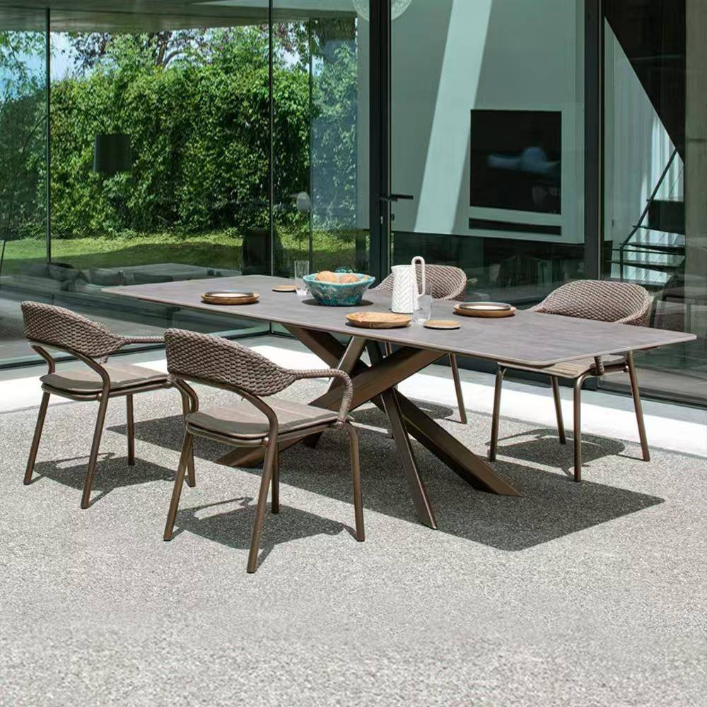 户外庭院别墅花园高端桌椅室外休闲岩板餐桌藤椅露天露台组合家具