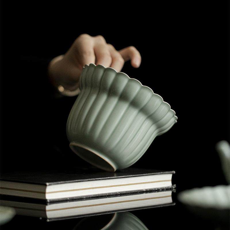 墨建己豆青汝筋纹釉菊瓣茶道配水件仿宋菊口水盂茶席收672纳废水