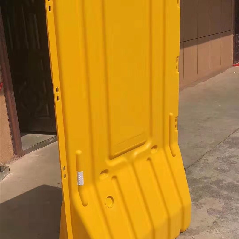 水马围挡市政注水护栏围栏1.8米1.5米隔离马路水码施工塑料防撞桶