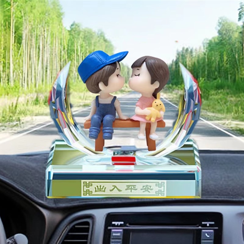 汽车香水摆件2022新款出入平安车载创意时尚卡通娃娃车内装饰用品
