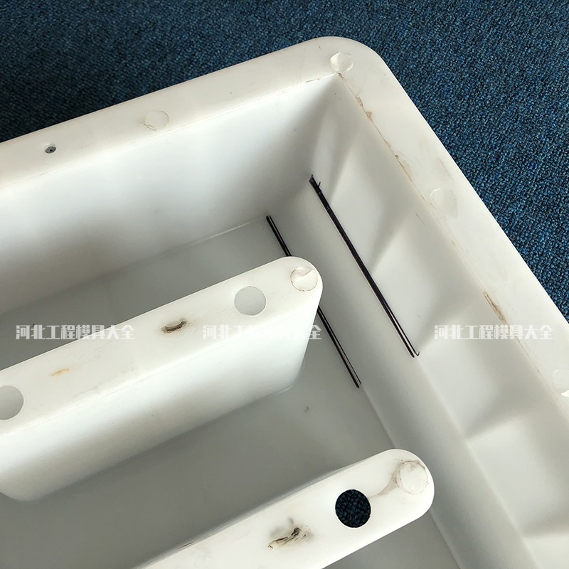 排水路沿石路侧石水泥预制圆弧带孔路边石马路牙子路缘石塑料模具