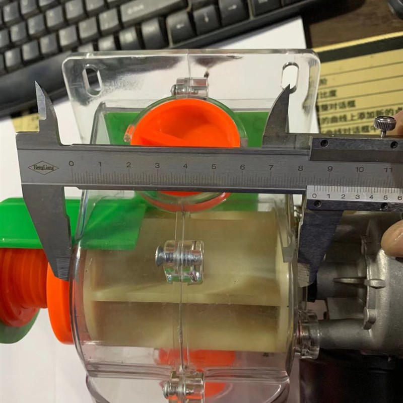 2020年超大肥量 新款电动施肥器 电动肥盒 电子排肥 可调大小