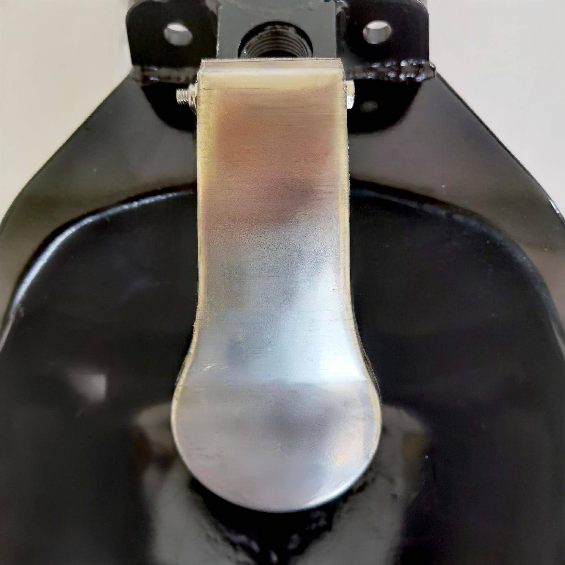 动物饮水碗加厚钢板牛马羊自动饮水碗大号牛用养殖器械饮水器