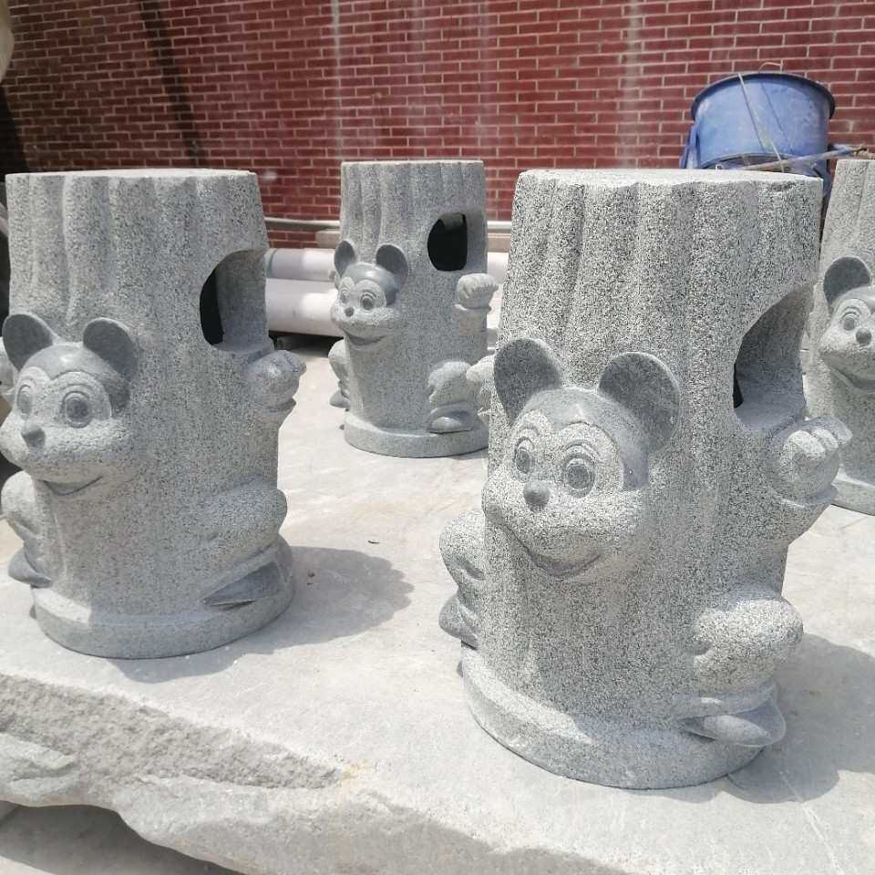 厂家 石雕工艺品垃圾桶 制作卡通雕刻垃圾桶黄锈石企鹅垃圾桶