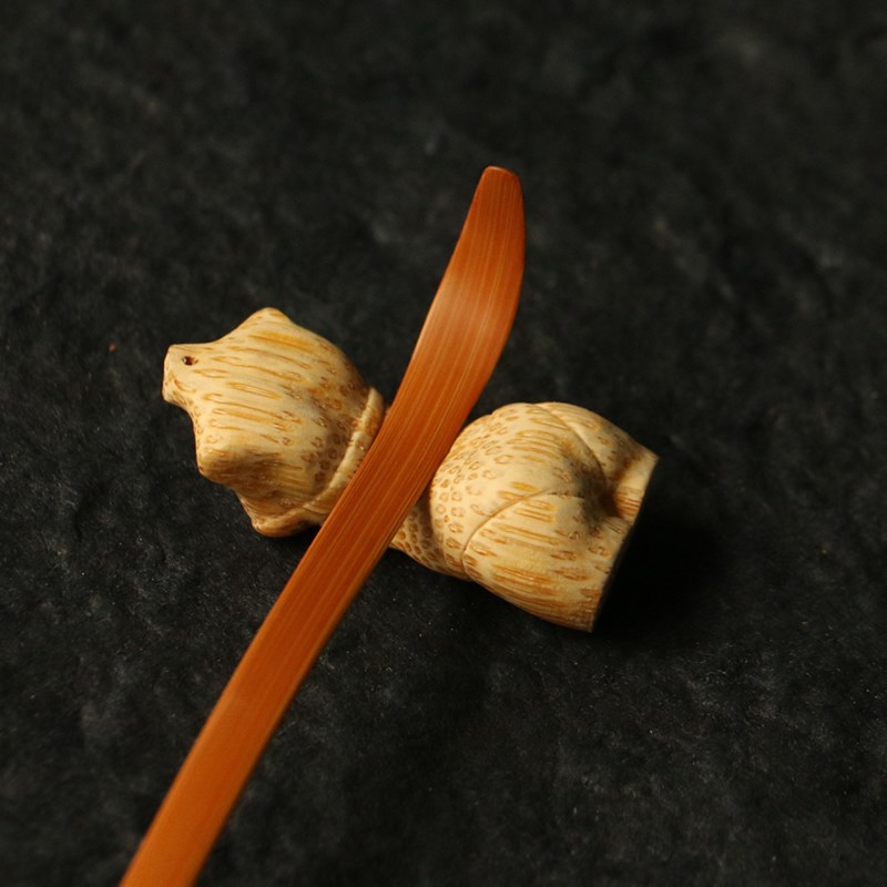 雕刻满鱼子纹裸身竹制小笔搁竹雕茶具零配件小挂件手把件创意个性