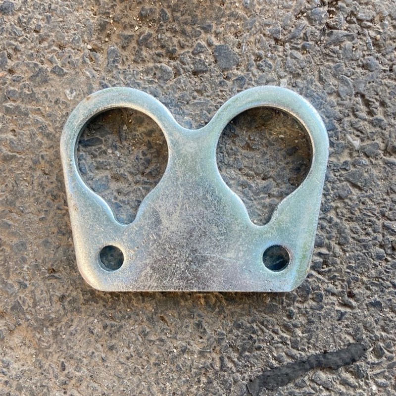 巨明废铁玉米收割机配件剥扒皮机孔固定板轴承座摇摆动轴承联