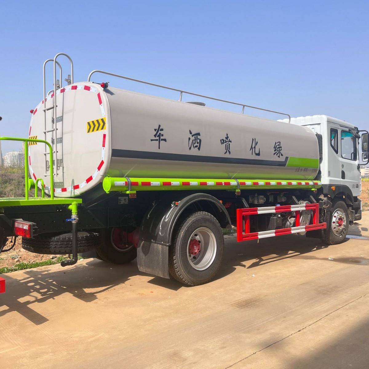 陕HVK汽力德龙L5000康机240马道城市路护地面洒养水冲洗15方洒水
