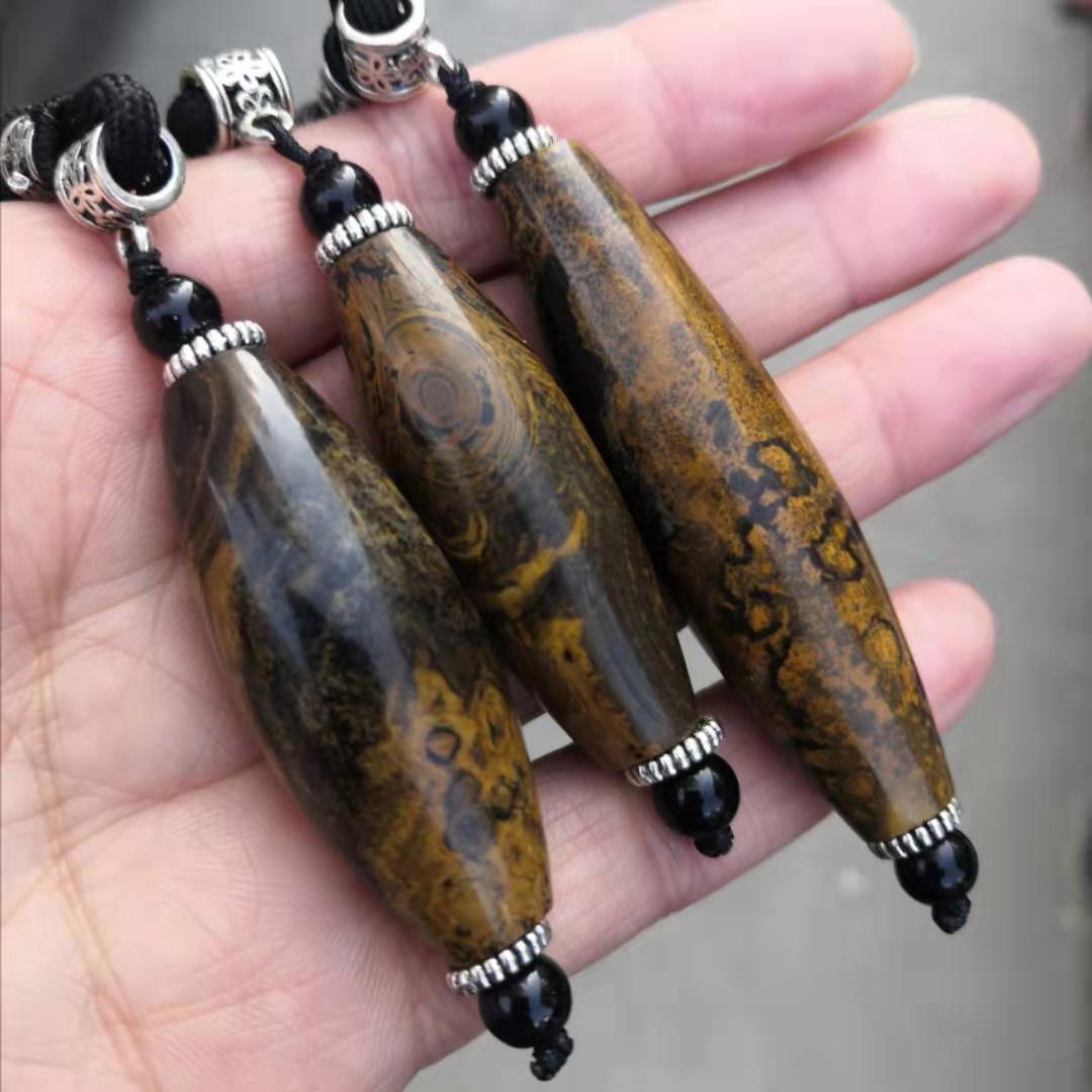 蒙天珠九眼石页岩勒子收藏佳品