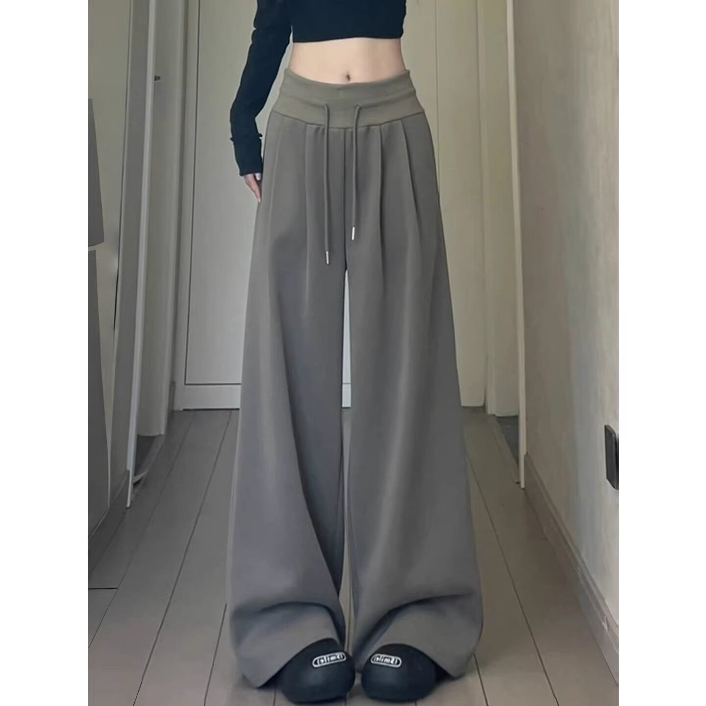 美式慵懒风军绿色运动裤女春季2026新款小个子抽绳低腰显瘦阔腿裤