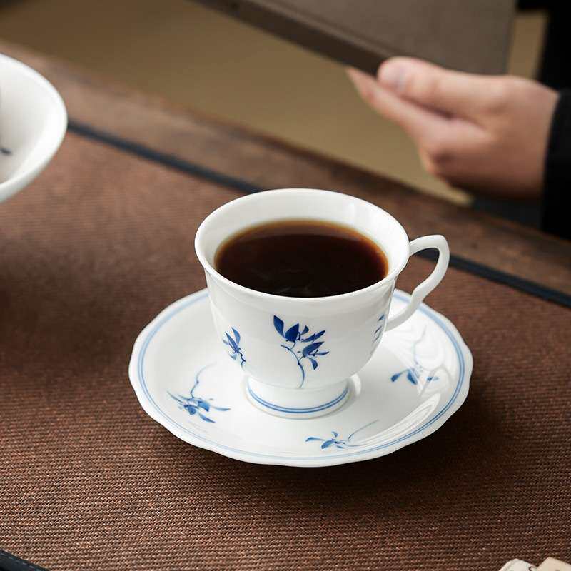 猪油白釉下手绘咖啡杯蝴蝶兰陶瓷中国白单杯带碟子手柄高档个人杯