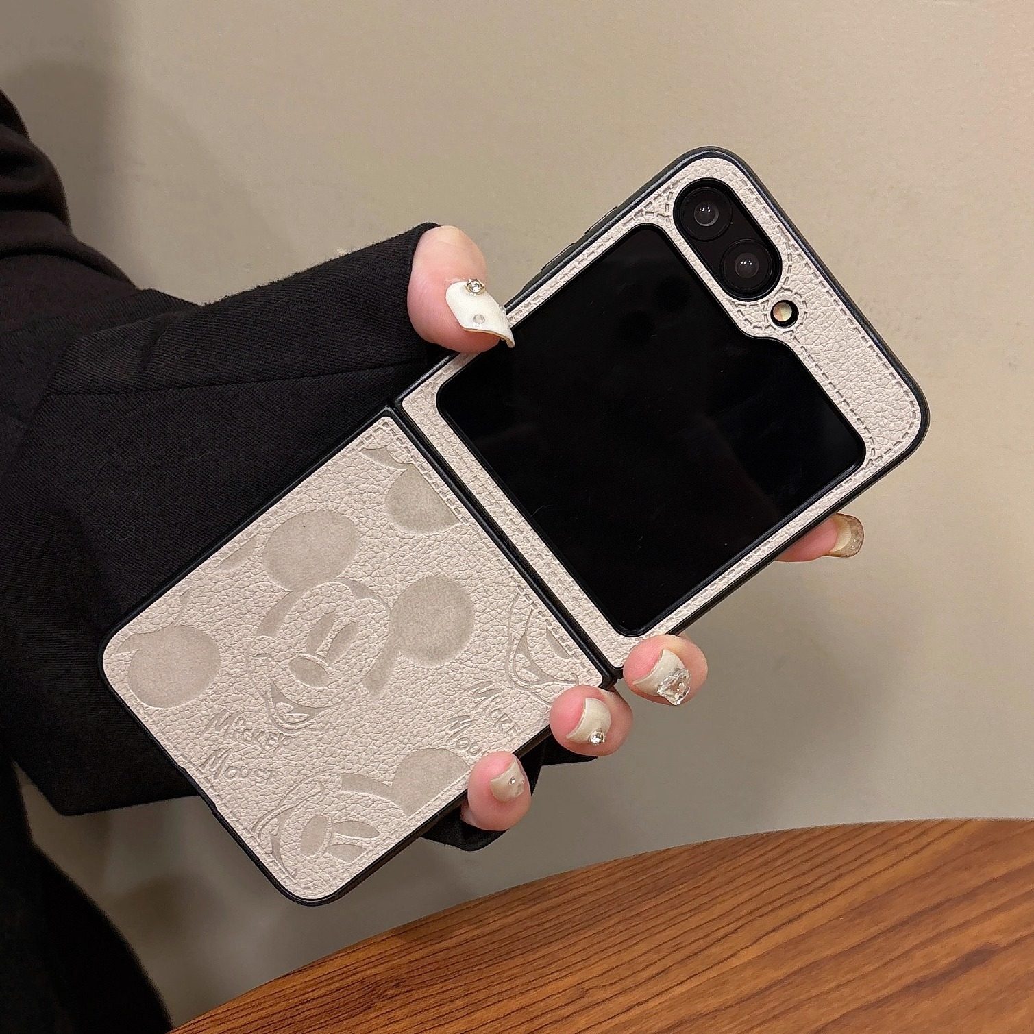 适用三星galaxyzflip4手机壳新款 z flip5指环扣手提斜挎zflip6保护套Z Flip7 FE小折叠屏防摔zflip3女款W23