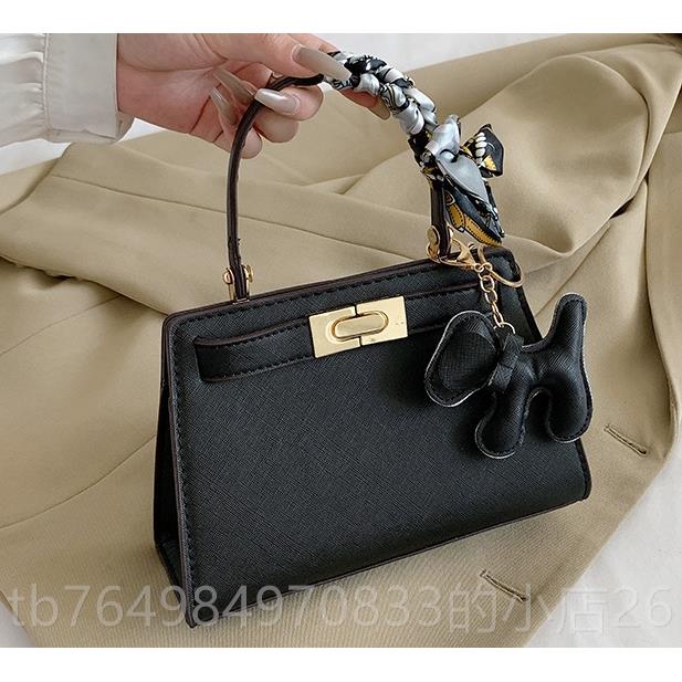 正品沐室空梳间装模型房衣帽间妆台装饰卧衣柜饰口红画香水包道具