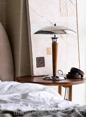 古中台灯北欧简约现包豪代斯装饰客厅卧室头灯LEDA调光护眼台床灯