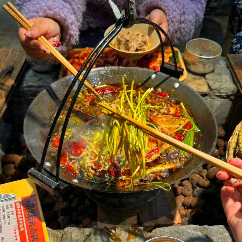 老铁吊锅支架农家乐特色餐具地锅鸡火锅铸铁碳炉子炖锅干锅酒精炉