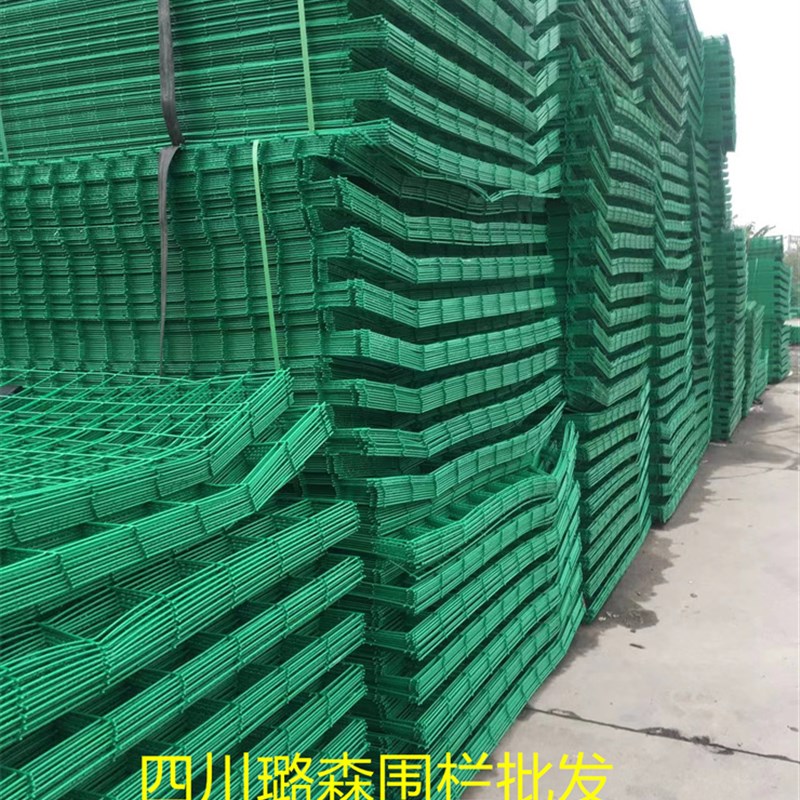 保用10年 成都公路护栏网隔离防护网铁丝网围栏栅栏双边丝四川