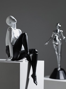 从上现代科技感未来战士艺术雕塑样板房售楼处吧台橱窗柜玄关摆件