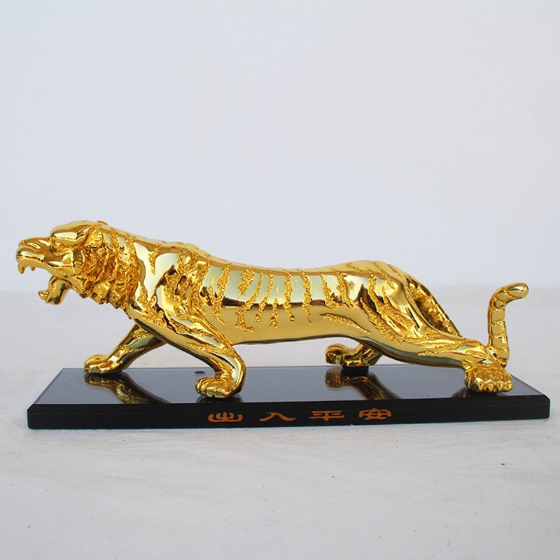 创意老虎汽车香水摆件车载香薰车饰保平安越野车中控台车内装饰品