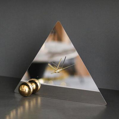 金属时EEL奢钟摆件轻现代样板房售楼处客卧室艺装术三角形座钟厅