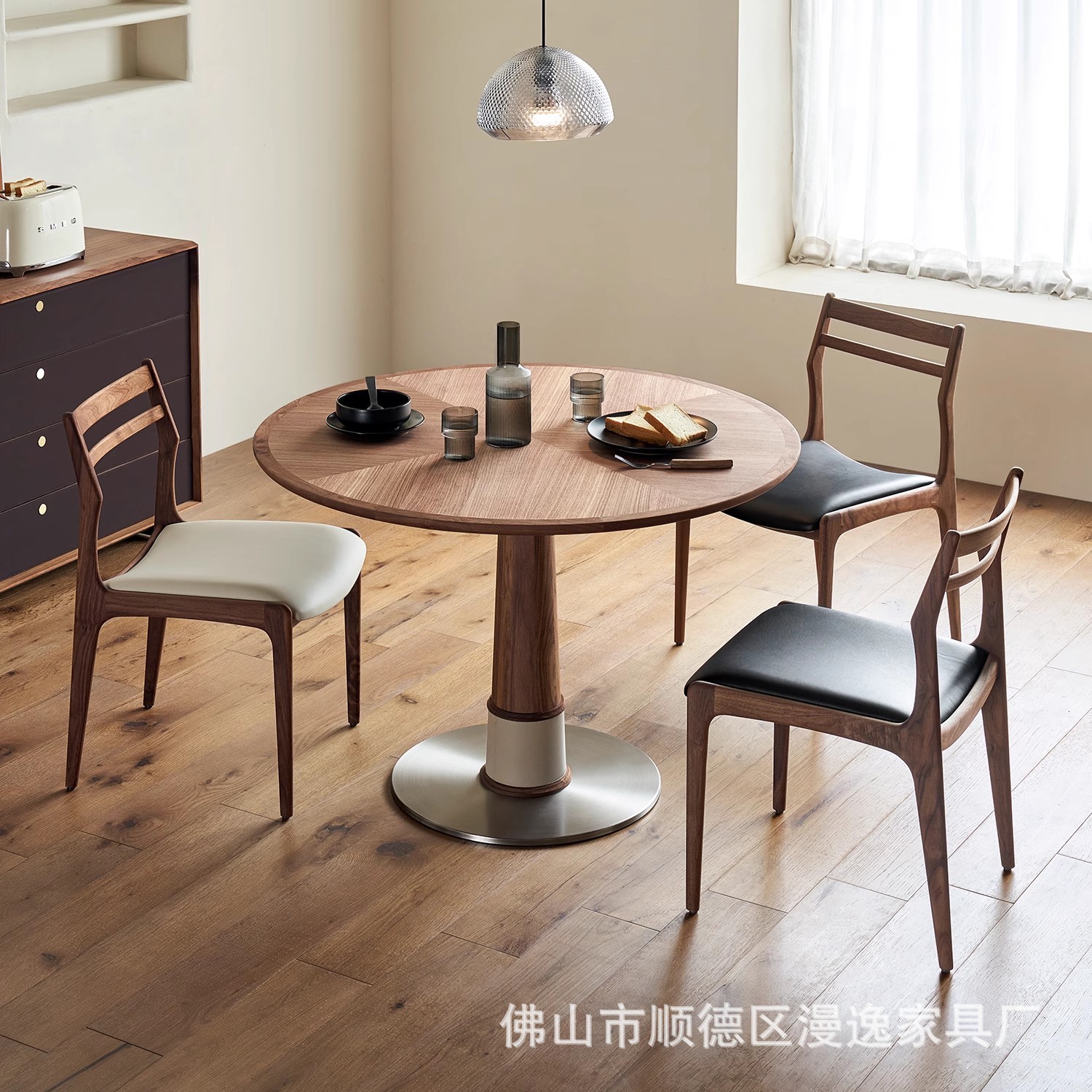 法式复古圆餐桌竹蜻蜓北美黑胡桃木实木北欧家用小户型吃饭桌圆桌