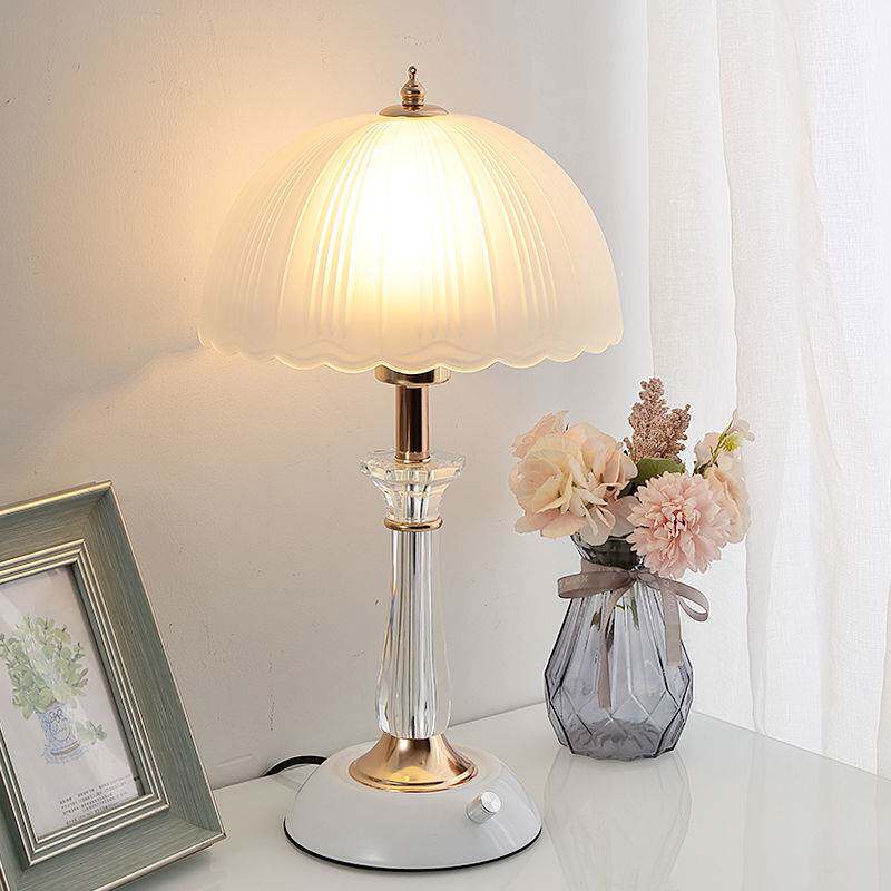 欧式卧室床头柜台灯现代简约个性调光旋钮开关玻璃灯罩台灯亚马逊