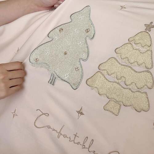 秋冬柔软卡通风色纯棉磨毛四件套油粉毛巾刺奶保暖被套裸绣睡GNO