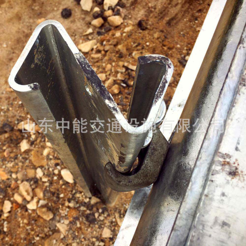 速公路热镀锌波形护Z栏板两波防三波护连栏撞钢护栏高立柱配件接
