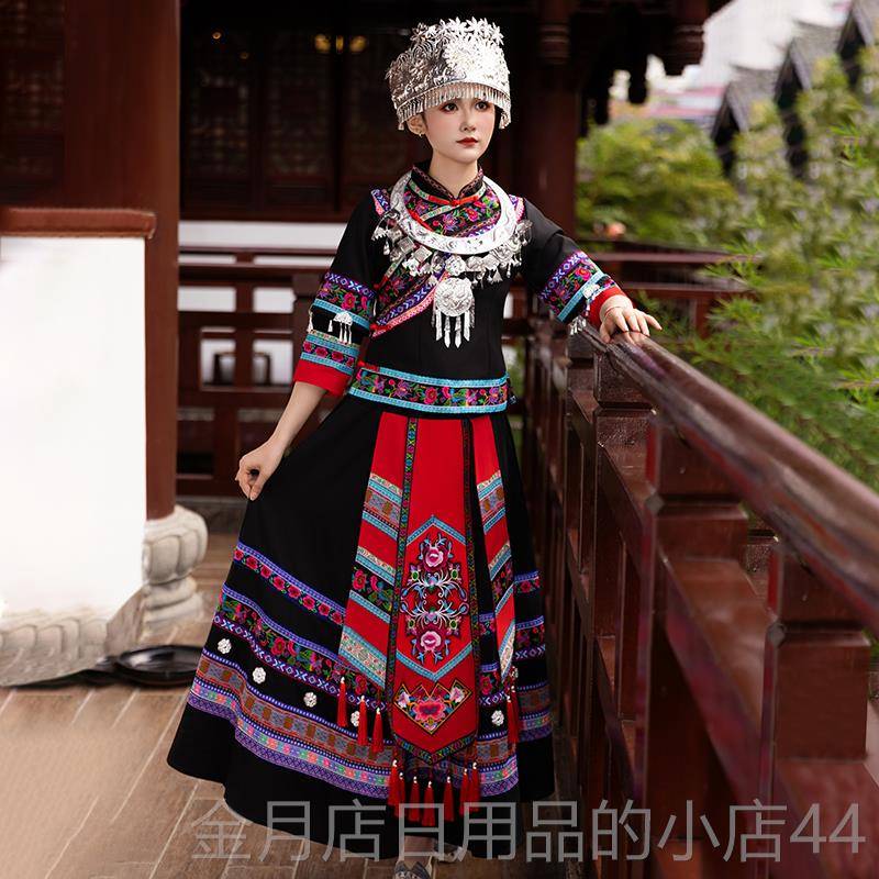 高档族服装成人女民族表演服饰新长款少民族壮锦刺数绣裙舞壮台演图片